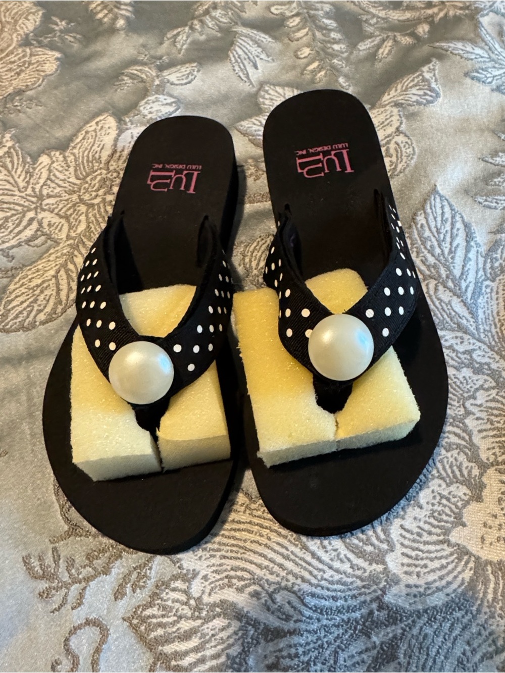 Lulu black flat sandals